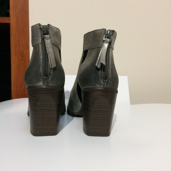 BC Born in California Metallic Cutout Ankle Bootie - Picture 5 of 12